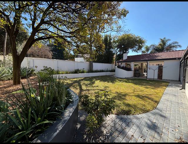5 BEDROOM HOUSE FOR SALE IN WATERKLOOF RIDGE
